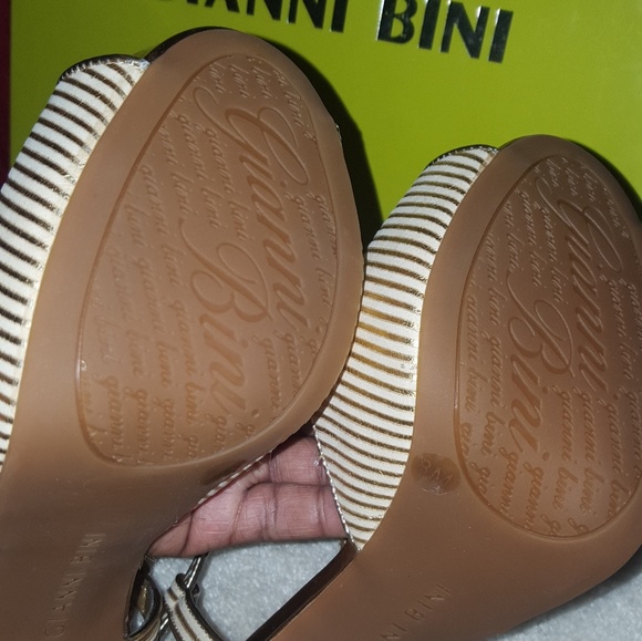 Shoes - Picture 2 of 3